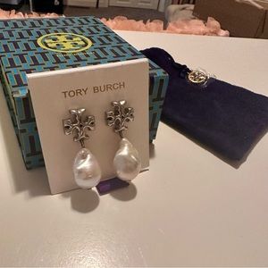 Tory Burch Roxanne Pearl Drop Earrings NWT  sold